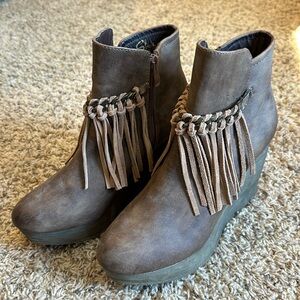 Sbicca Wedge Booties Size 10